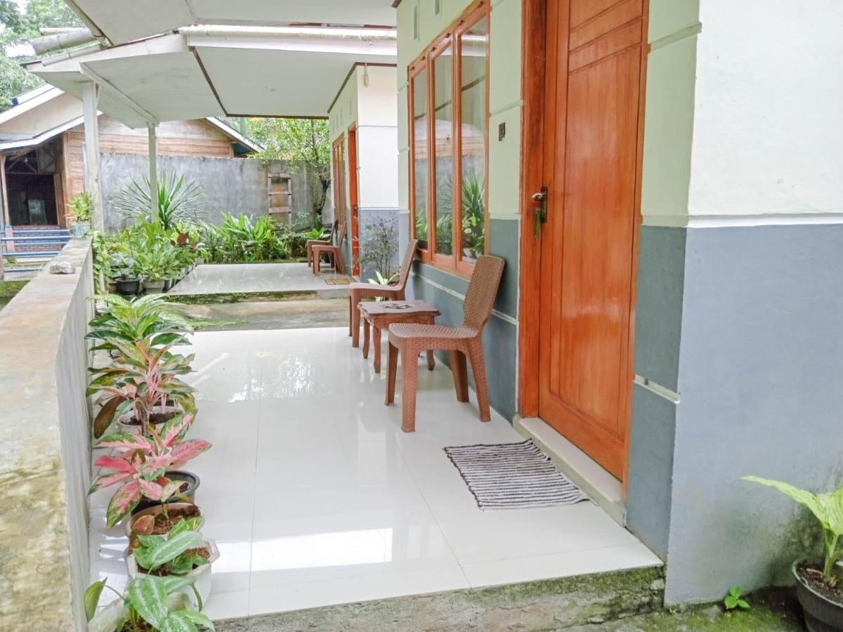 Tarsius Home Stay Rinondoran Exterior photo