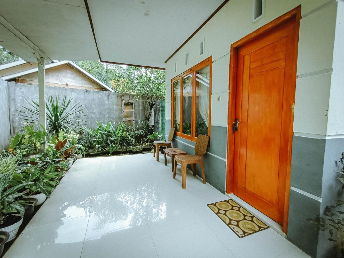 Tarsius Home Stay Rinondoran Exterior photo