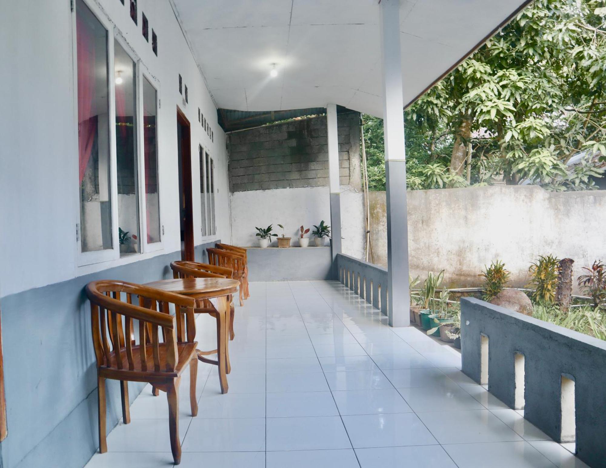 Tarsius Home Stay Rinondoran Exterior photo